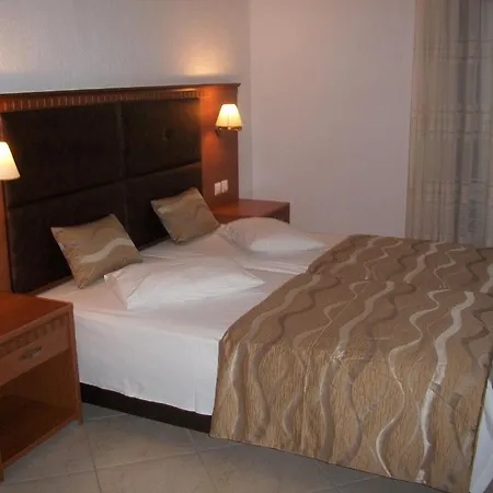 Filoxenia فندق 2*